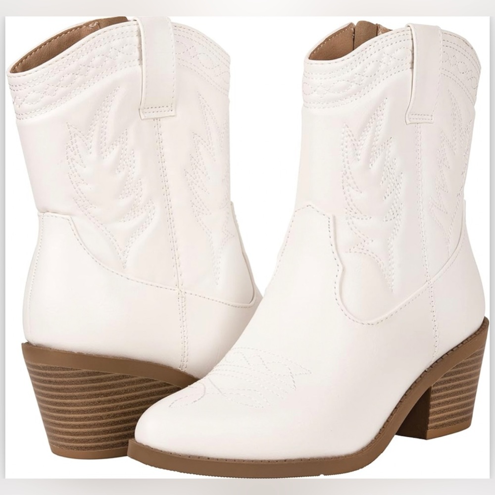 NWOT White Cowboy Boots